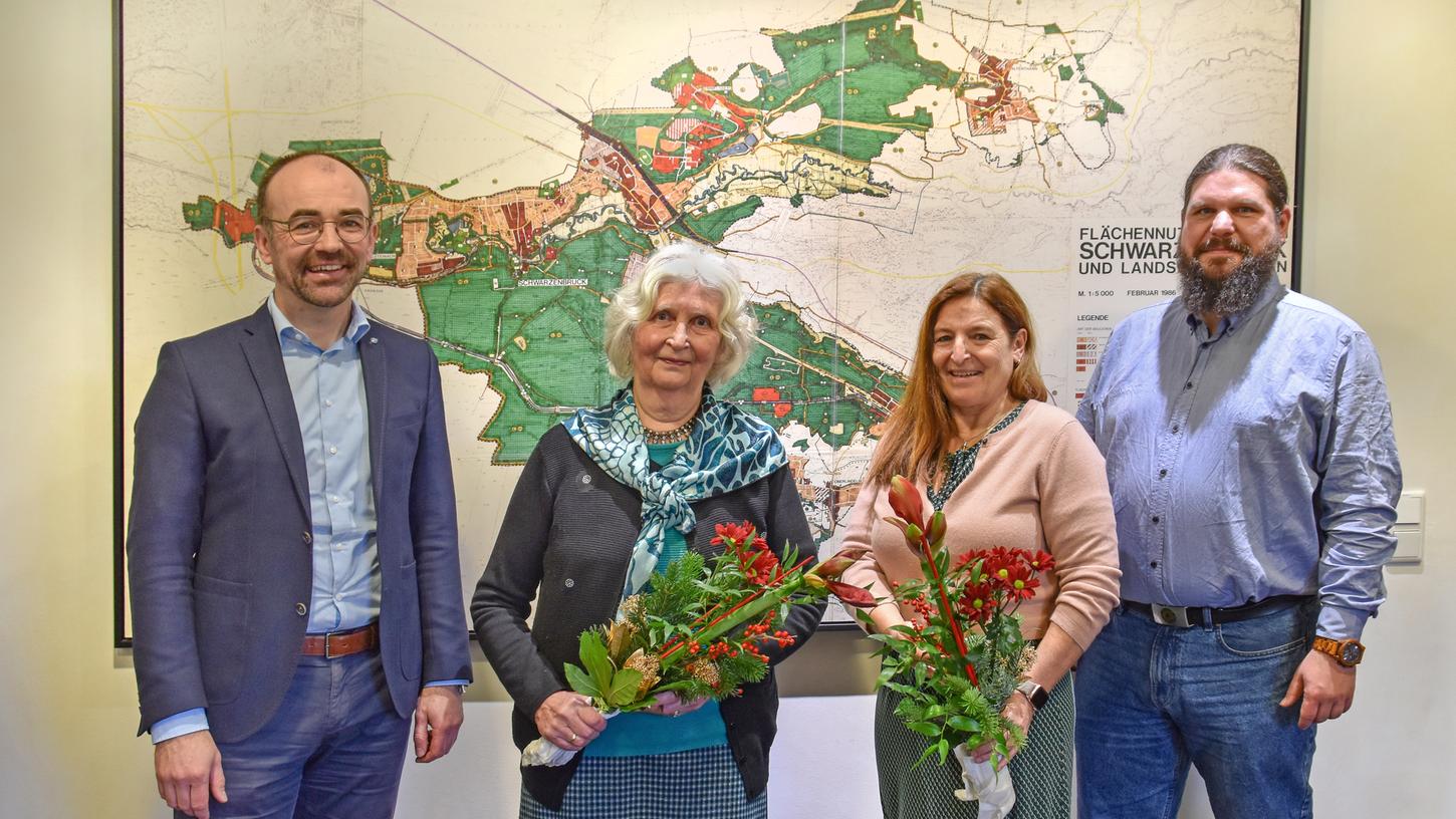 Von links: Bürgermeister Markus Holzammer, Monika Brandmann, Petra Hopf und Marco König.