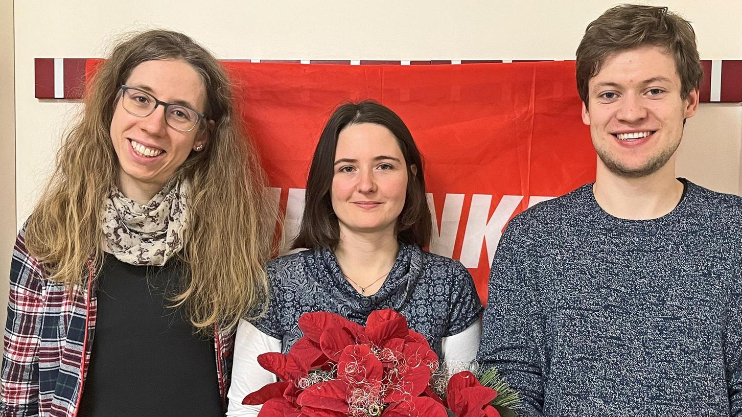 Die Erlanger Linken-Stadträtin Fabiana Girstenbrei (M.) wurde für die Bezirkstagswahen 2023 nominiert.