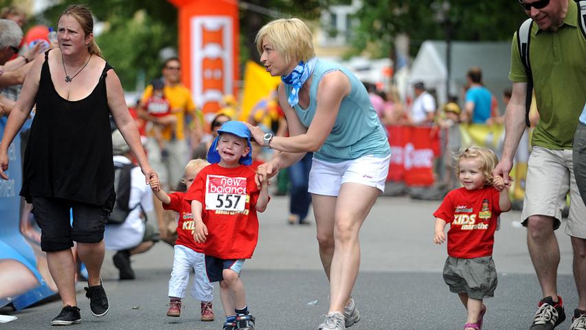 Kidslauf 2011: Marathon-Nachwuchs trotzt der großen Hitze