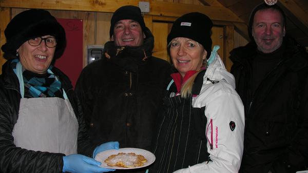 Beim Team der Evangelisch-Freikirchlichen Gemeinde Gunzenhausen gibt es Waffeln.