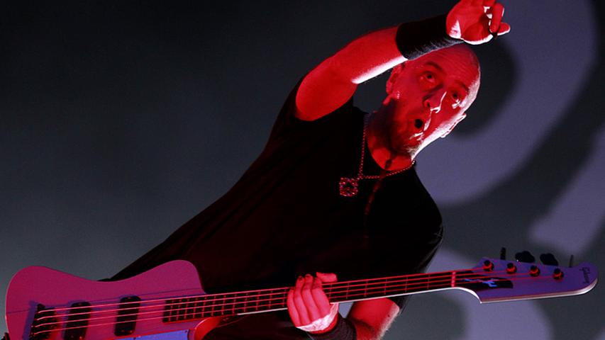 Shavarsh Odadjian bespielt den Bass der 1995 in Kalifornien gegründeten Band.