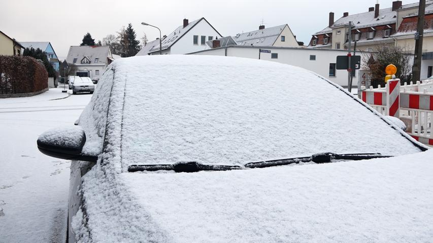 Wintereinbruch in Bayern: Eisig-schöne Schneebilder aus der Region