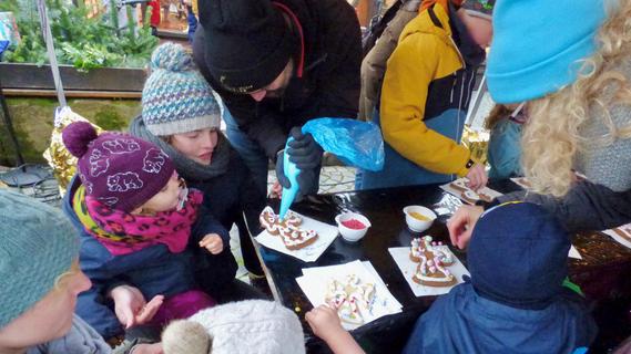 Zucker-Engel und süße Nikolause: Das waren die Höhepunkte beim Schwabacher Weihnachtsmarkt