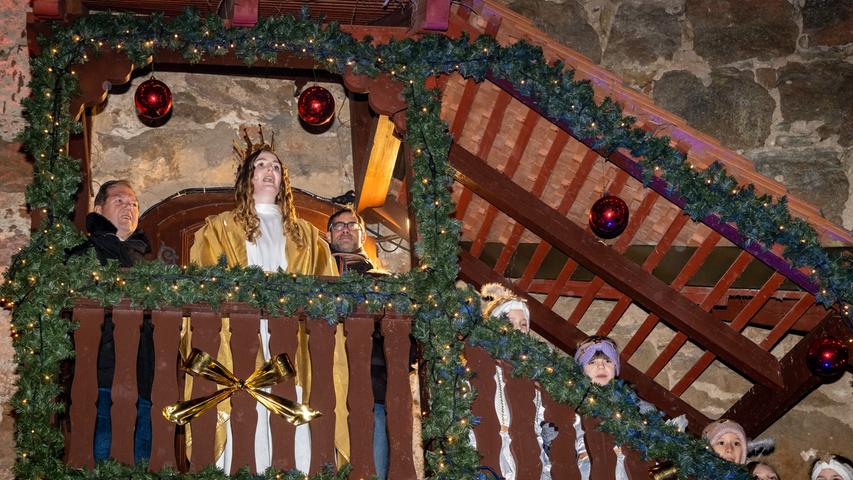 Das Christkind sprach einen Prolog zu Eröffnung. Das Christkind sprach einen Prolog zu Eröffnung.