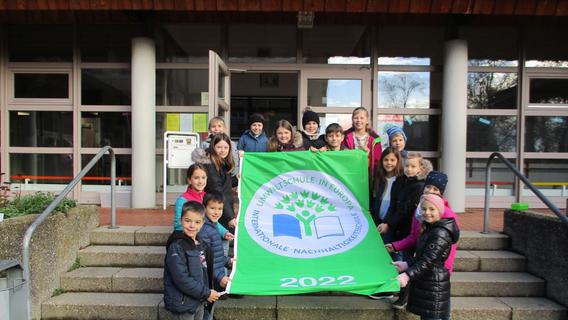 Ökologie spielt eine Hauptrolle: Grundschule Holzheim erhält Umwelt-Auszeichnung