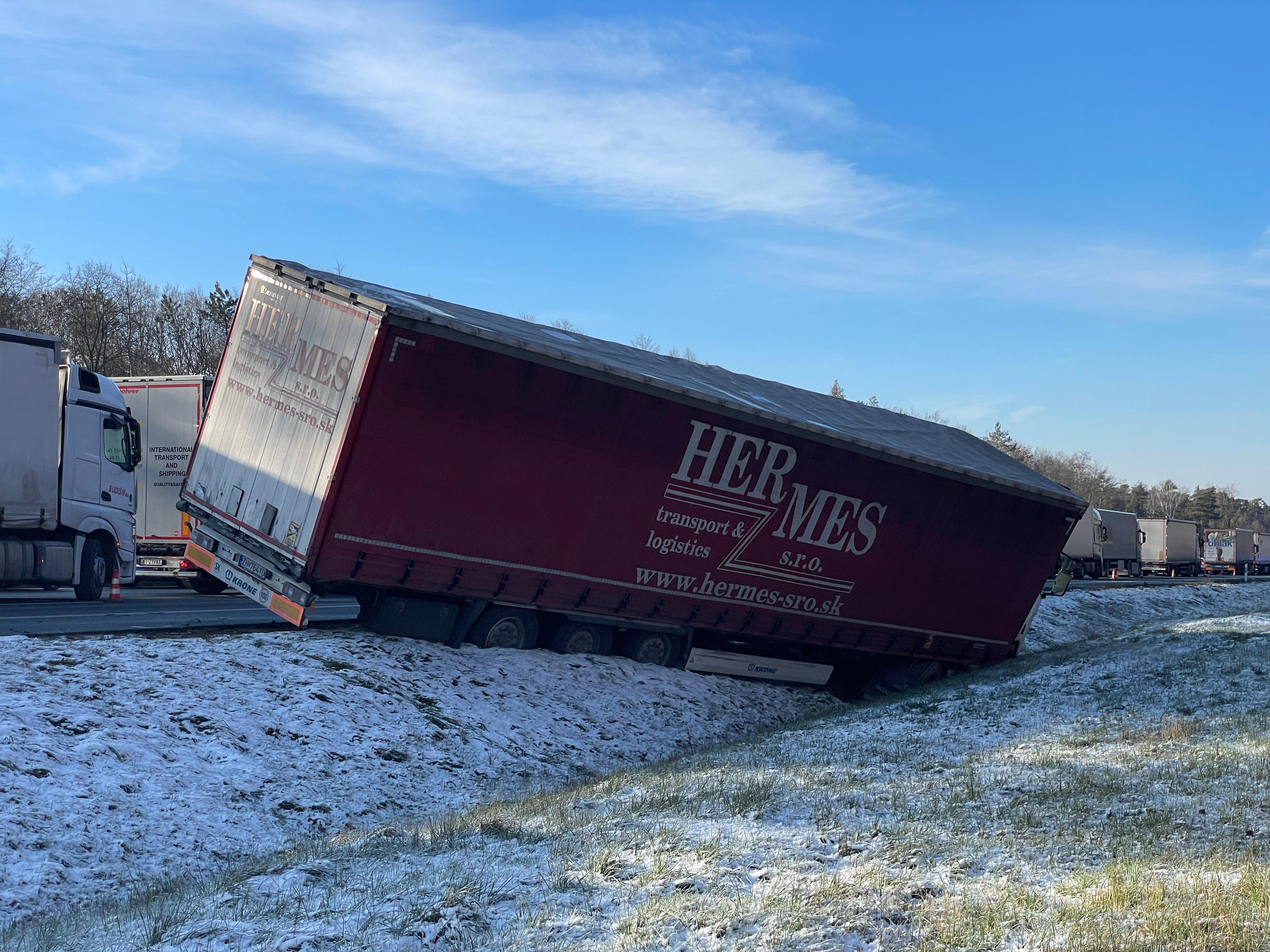 A3 Zwischen Nürnberg Und Erlangen: Zwei Unfälle Mit Fünf Lkw