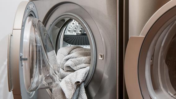 Darum sollten Sie Handtücher und Bettwäsche nicht gedankenlos zusammen waschen