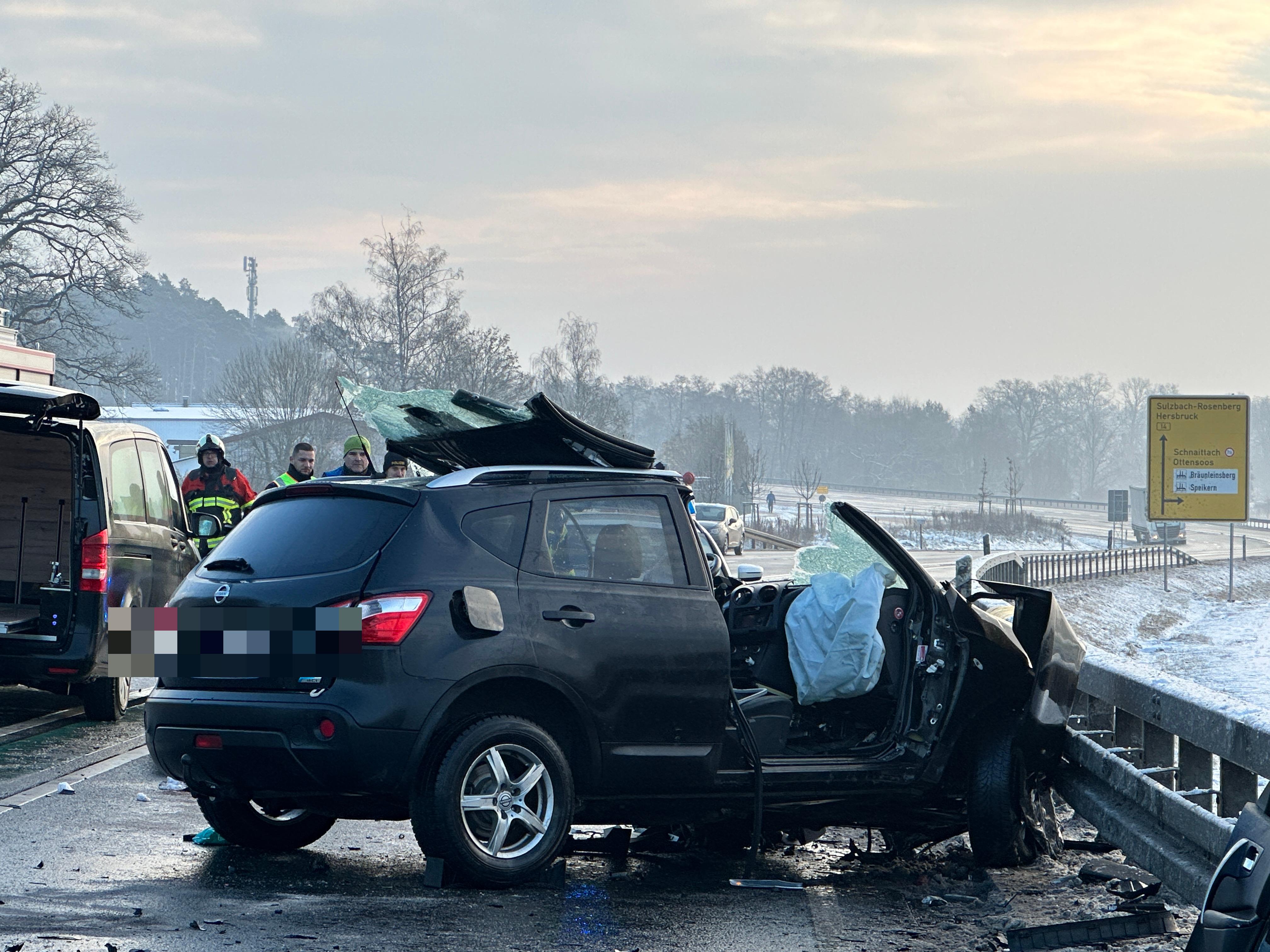 Tödlicher Unfall Auf Der B14 Bei Lauf: Auto Prallt In Gegenverkehr ...