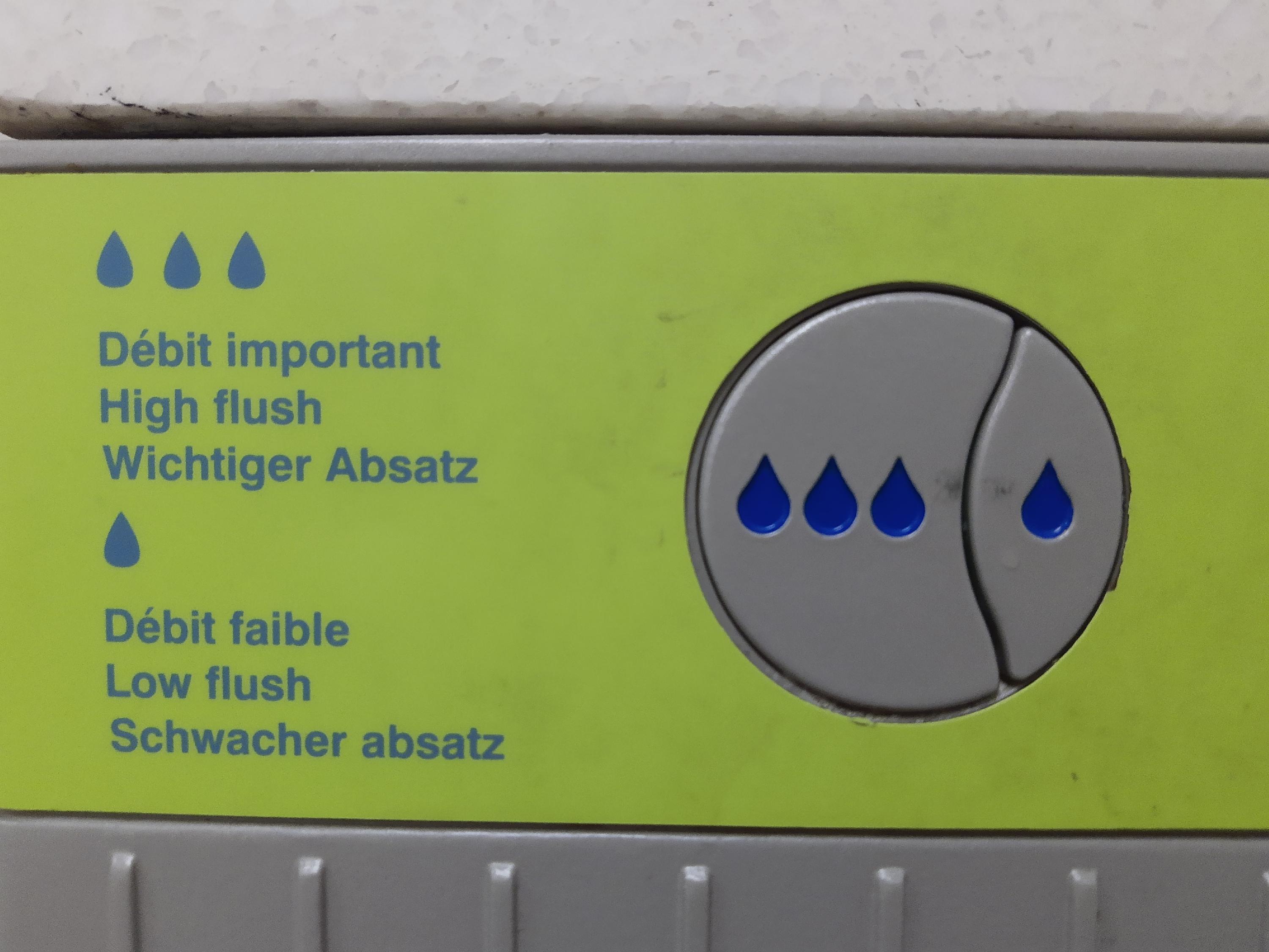 "Ich habe das entdeckt an den Spülknöpfen einer automatischen Toilette an der Strandpromenade von Fréjus, Côte d'Azur, Frankreich", schreibt uns Leser Siegfried Straßner aus Nürnberg.