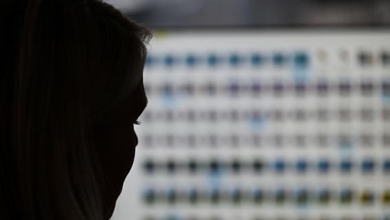 Bayerischem LKA gelingt Ermittlungserfolg: Mehrere Festnahmen wegen Kinderpornografie