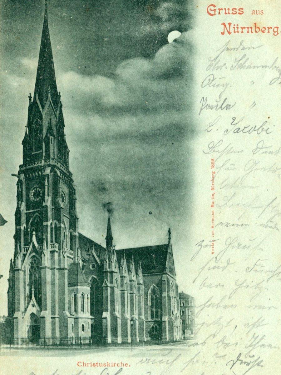 1898 entstand diese "Mondscheinkarte" der Christuskirche, bei der der Fotograf das am Tag aufgenommene Motiv durch Bearbeitung in ein Nachtmotiv verwandelte.
