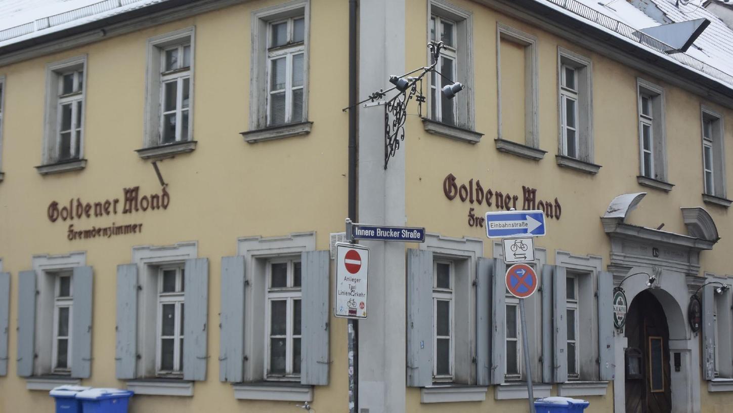 Der Irish Pub "Goldener Mond" in Erlangen wird wiedereröffnet.