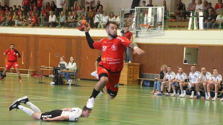 Ein Wochenende, zwei Handball-Krimis: Ende Mai setzten sich die Handballer des TV 1860 Gunzenhausen in zwei packenden Relegationsspielen gegen den TSV 1860 Weißenburg durch und feierten den Aufstieg in die Bezirksoberliga.