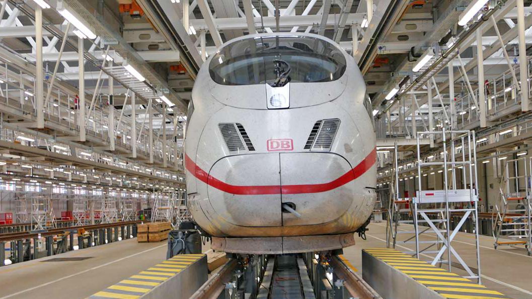 Die Deutsche Bahn hat am 13. April in Nürnberg bekannt gegeben, wo das ICE-Werk gebaut werden soll.