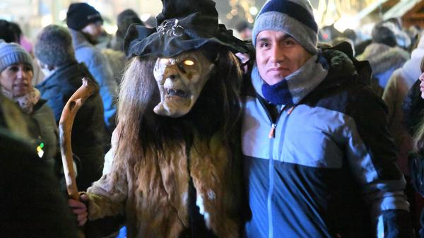 Auch diese Hexe fand schnell einen Verehrer.