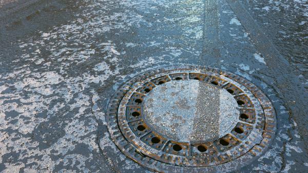 Herbst im Siegerland. Eisregen, Blitzeis am Morgen wie hier in Siegen-Oberschelden. Alles ist total vereist. Herbst im