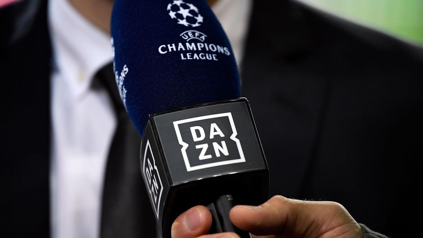 Der Internet-Anbieter DAZN hat die Streamingpreise im August 2022 verdoppelt. Der Internet-Anbieter DAZN hat die Streamingpreise im August 2022 verdoppelt.
