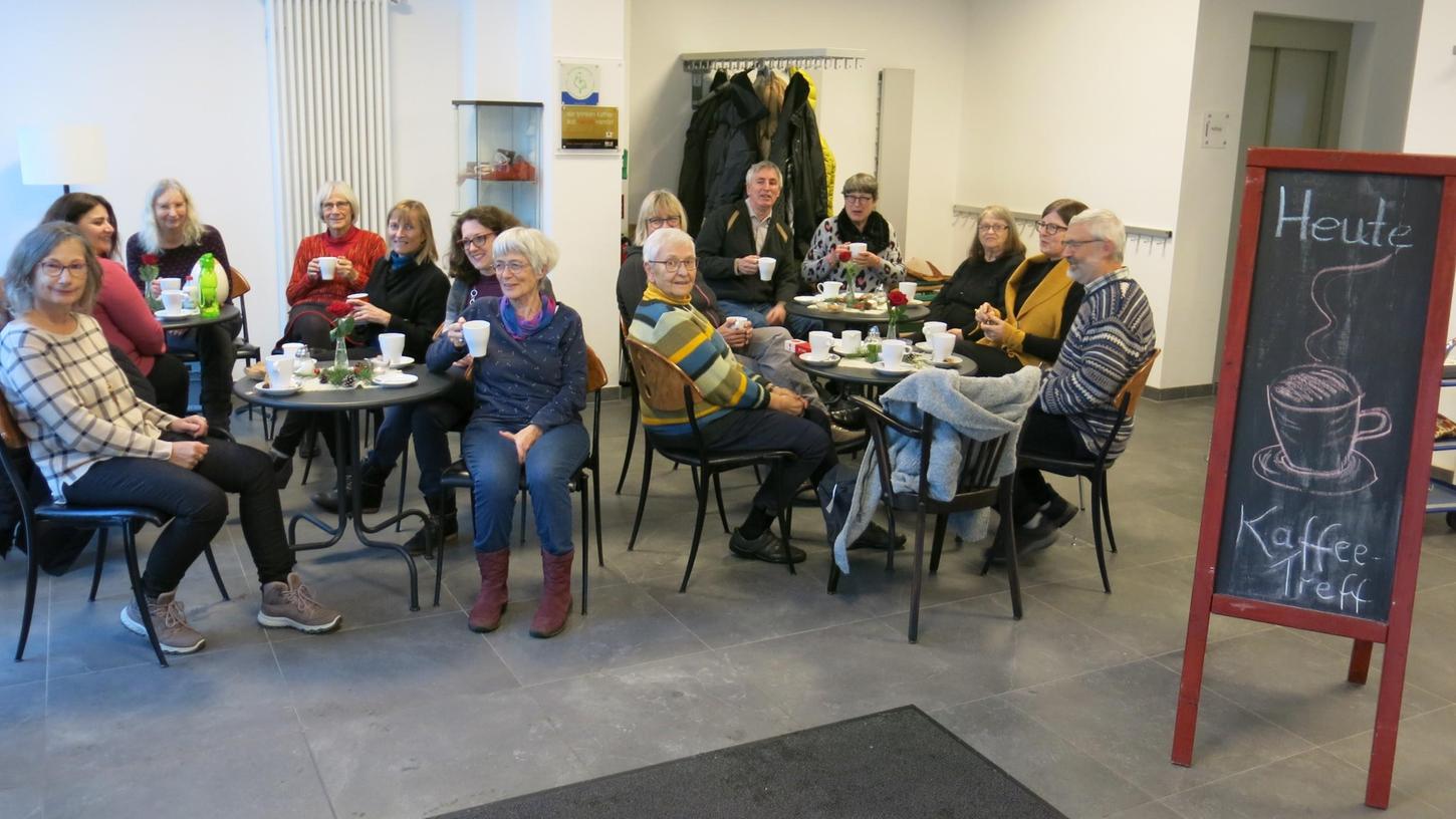 Beim neuen Kaffee-Treff im evangelischen Gemeindehaus können Bürger und Geflohene zwanglos miteinander ins Gespräch kommen.