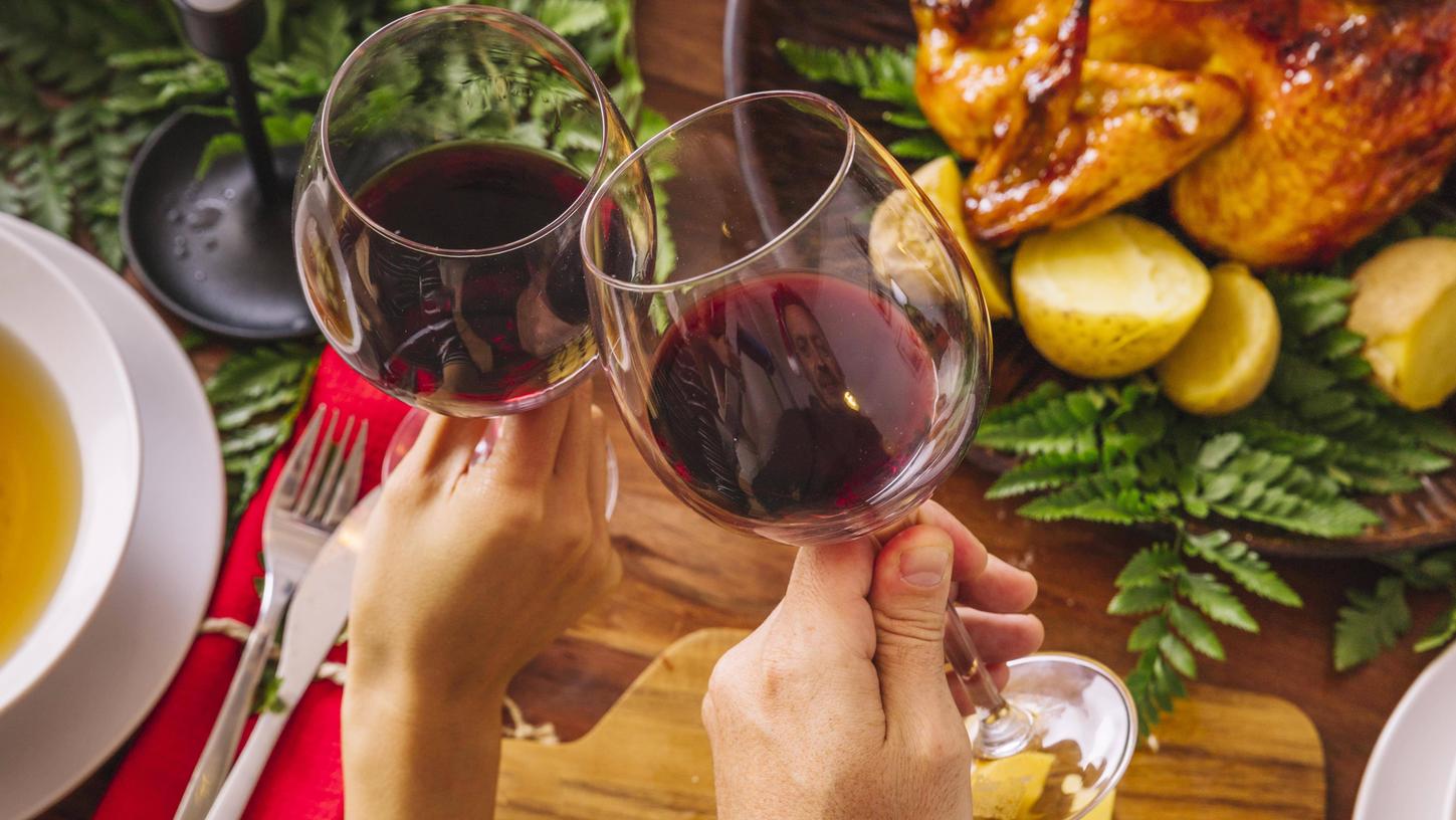 Wir haben ein paar Tipps, wie der passende Wein zum servierten Essen herausgesucht werden kann. (Symbolbild)