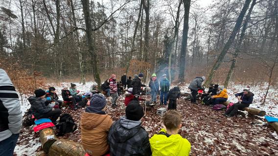 Adventsstimmung im Wald: So erlebten die 5. Klassen der "Sene" die Schulwaldweihnacht