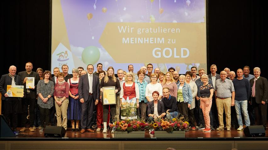 Die Meinheimer nahmen bei der Bayerischen Preisverleihung in Veitshöchheim den Gold-Status entgegen.