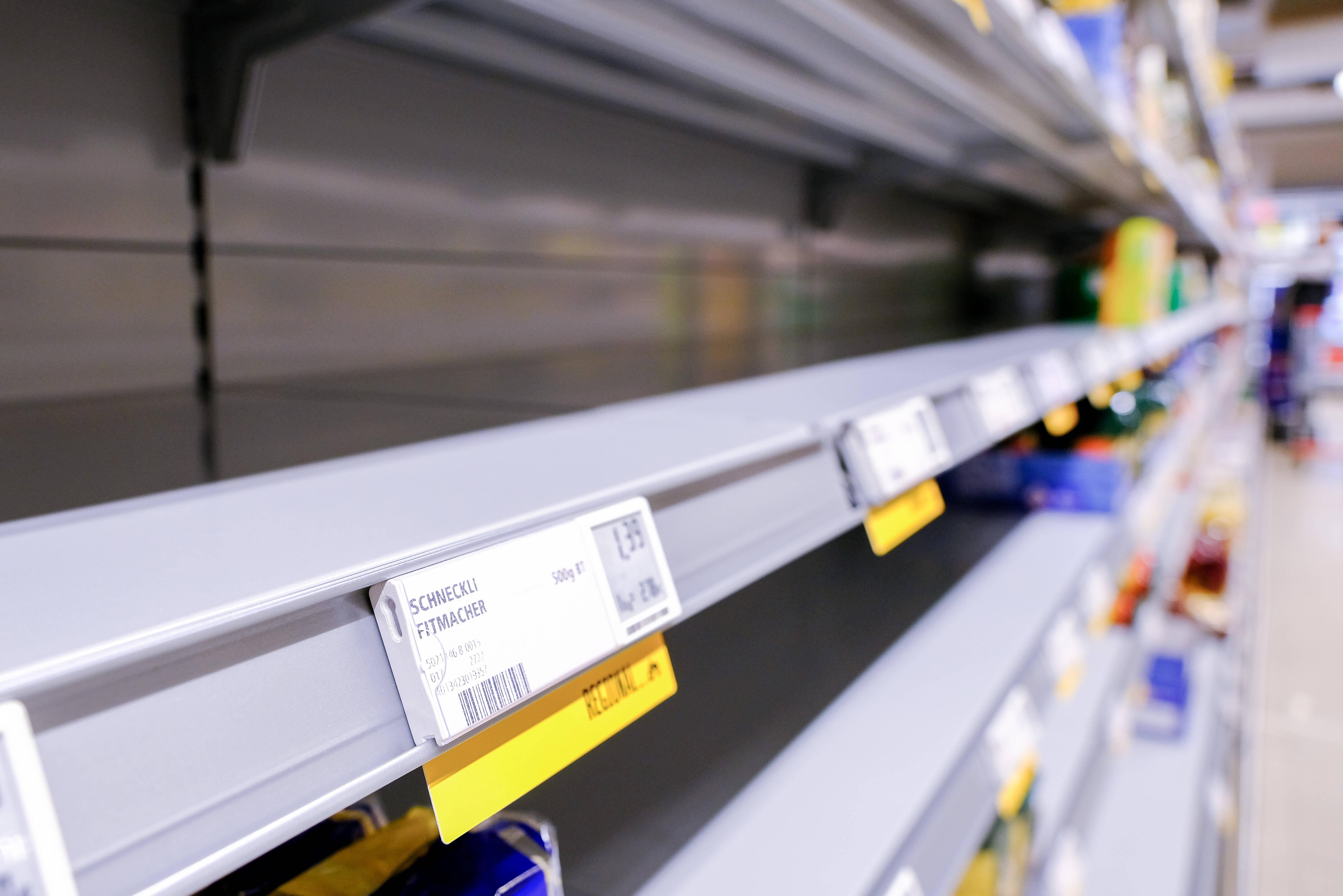 Ab Wieviel Jahren Darf Man Im Supermarkt Regale Einräumen Leere Regale im Supermarkt: Rewe-Chef erklärt, was genau dahinter steckt