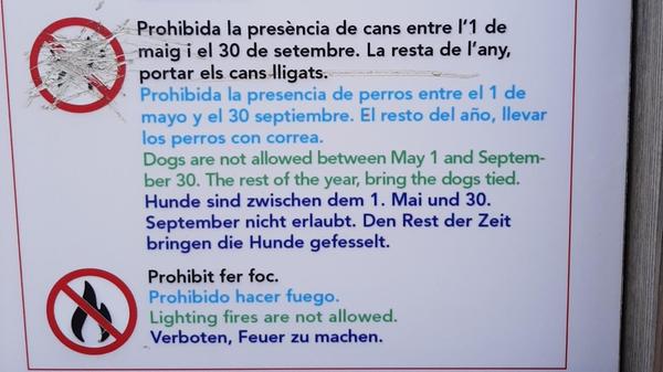 Gesehen auf Mallorca in der Cala Estreta. "Wir wanderten sehr viel, sahen aber keinen gefesselten Hund", schreibt Leserin Irmgard Friedrich aus Nürnberg zu diesem Foto. Alle Bilder der letzten Jahre unserer lustigen Deutschübersetzungen finden Sie hier.