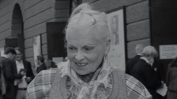 Dame Vivienne Isabel Westwood war eine englische Modedesignerin. Sie ist am 29. Dezember. 2022 im Alter von 81 Jahren gestorben. Bekannt wurde sie insbesondere mit der Erfindung der Punk-Mode Mitte der 1970er Jahre.