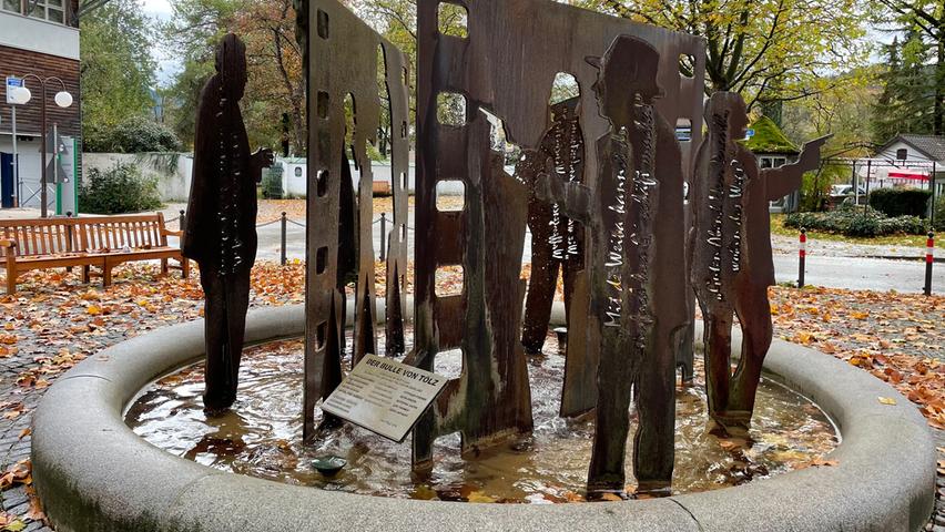 "Der Bulle von Bad Tölz": Der Bullen-Brunnen erinnert seit 2013 daran, dass in Bad Tölz von 1995 bis 2009 die Krimiserie gedreht wurde.