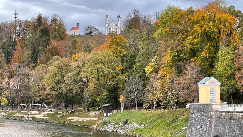 Einer der Vitalorte der Isarstadt ist der Kalvarienberg mit der barocken Heilig-Kreuz-Kirche, auch „Krone von Tölz“ genannt.