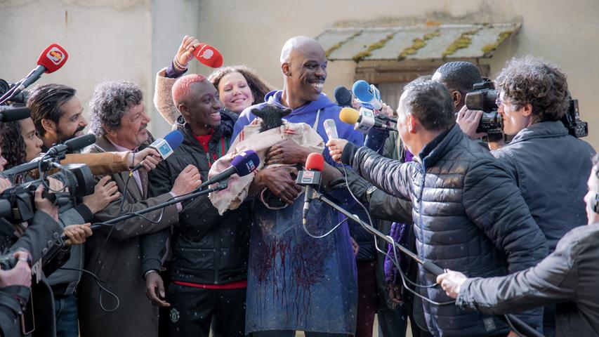 Ab 20. Januar kann man die neue französische Comedy-Serie "Der Wahlkämpfer" auf Netflix streamen. In der sechsteiligen Polit-Satire mit Komiker Jean-Pascal Zadi wird aus dem Leiter eines Jugendzentrums in einem Pariser Problembezirk ein französischer Präsidentschaftskandidat.