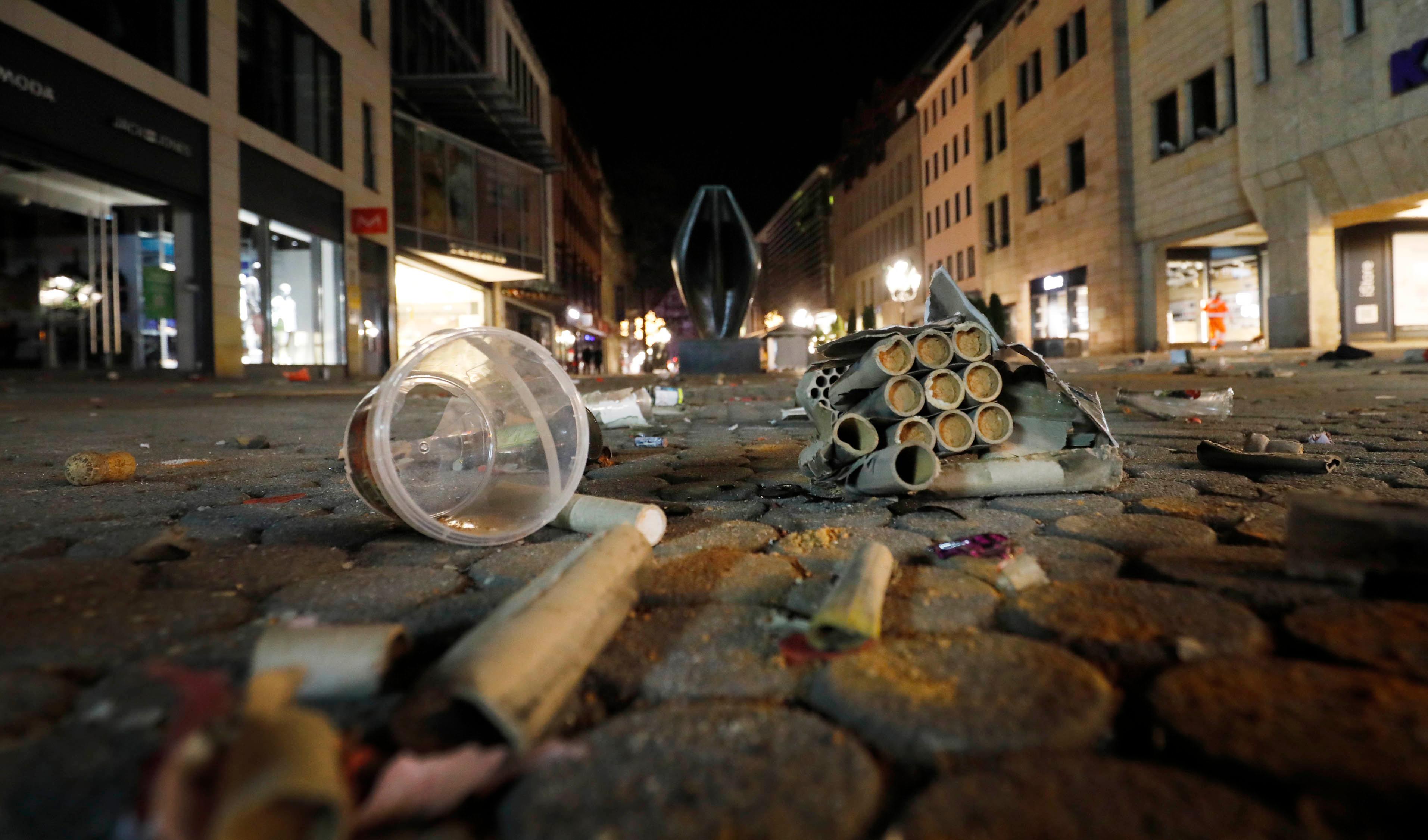 ... die Reste der Party-Menge direkt zu beseitigen. Dabei wurde...