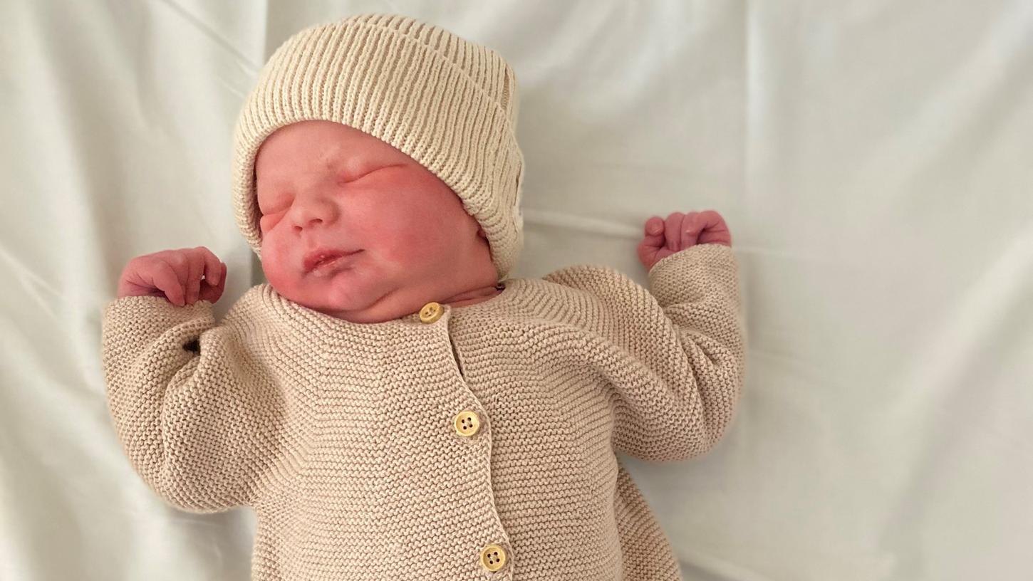 Das Neujahrsbaby im Universitätsklinikum Erlangen kam um genau 4.04 Uhr zur Welt. Der kleine Ben ist das erste Kind der stolzen Eltern Anja und Alexander Scholta aus Effeltrich.