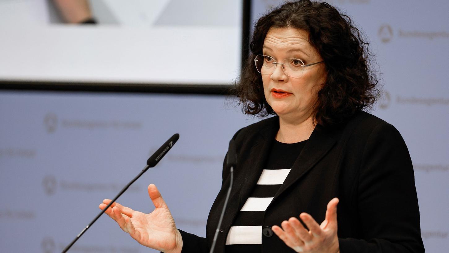 Andrea Nahles, die Vorstandsvorsitzende der Bundesagentur für Arbeit, erläutert die Lage auf dem Arbeitsmarkt. Andrea Nahles, die Vorstandsvorsitzende der Bundesagentur für Arbeit, erläutert die Lage auf dem Arbeitsmarkt.
