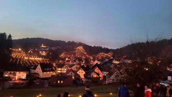Lichterprozession in der Fränkischen Schweiz: Obertrubach erstrahlt im Lichtermeer