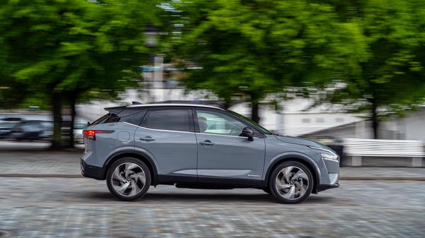 Es ist dann der E-Motor, der schlussendlich die Vorderräder antreibt, unterm Strich ist es also nicht falsch, von elektrischem Fahren zu sprechen.