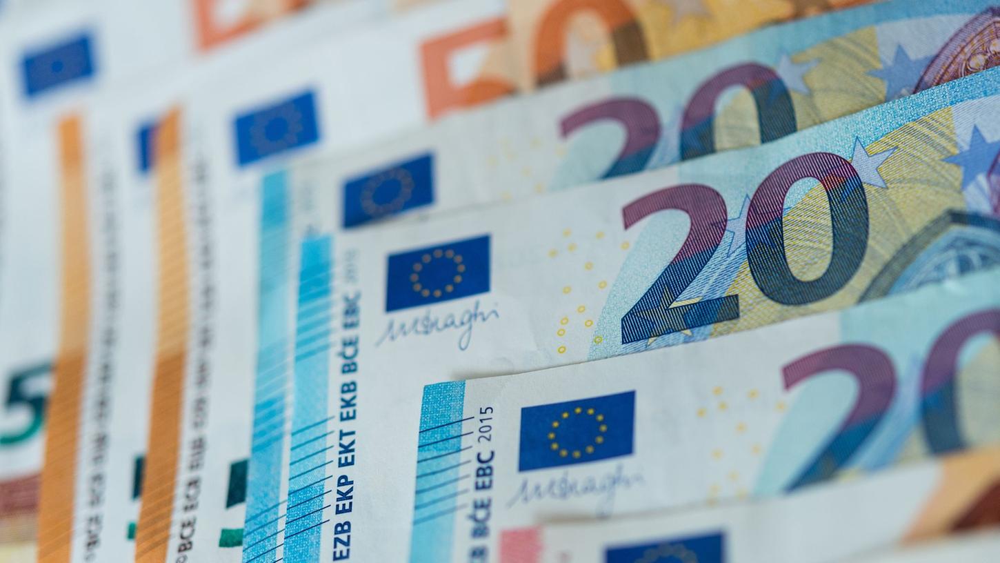 Mit dem Geld können sich unsere Gewinnerinnen und Gewinner im Fachmarkt etwas Schönes aussuchen. Mit dem Geld können sich unsere Gewinnerinnen und Gewinner im Fachmarkt etwas Schönes aussuchen.