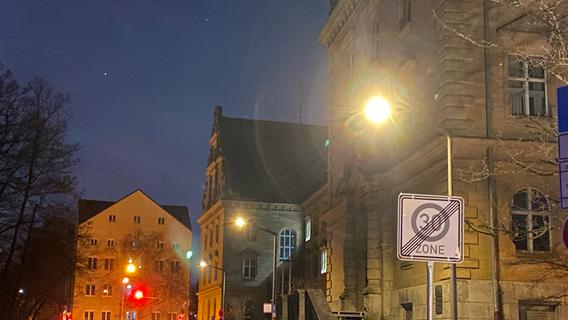 Polizei warnt Bevölkerung: Verurteilter Mörder in Regensburg ausgebrochen