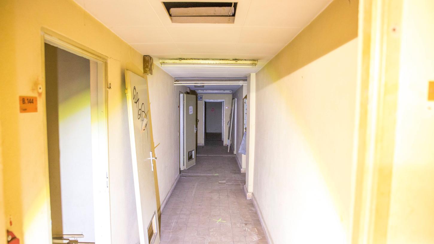Zwei junge Männer wurden in einem "Lost Place" in Bad Kissingen erwischt. (Symbolbild) Zwei junge Männer wurden in einem "Lost Place" in Bad Kissingen erwischt. (Symbolbild)