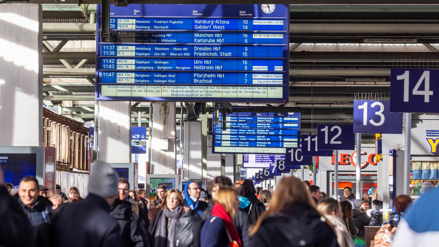 Immer wieder kamen die Züge der Deutsche Bahn im vergangenen Jahr zu spät an den Zielbahnhöfen an. 