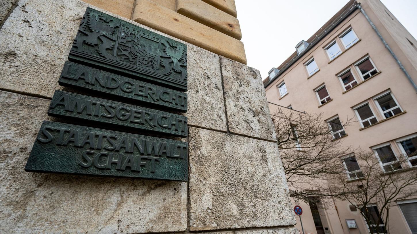 Aus diesem Gericht entkam der Nürnberger Kiosk-Killer. Womöglich war ein Angriff zuvor Teil seines Fluchtplans. Aus diesem Gericht entkam der Nürnberger Kiosk-Killer. Womöglich war ein Angriff zuvor Teil seines Fluchtplans.