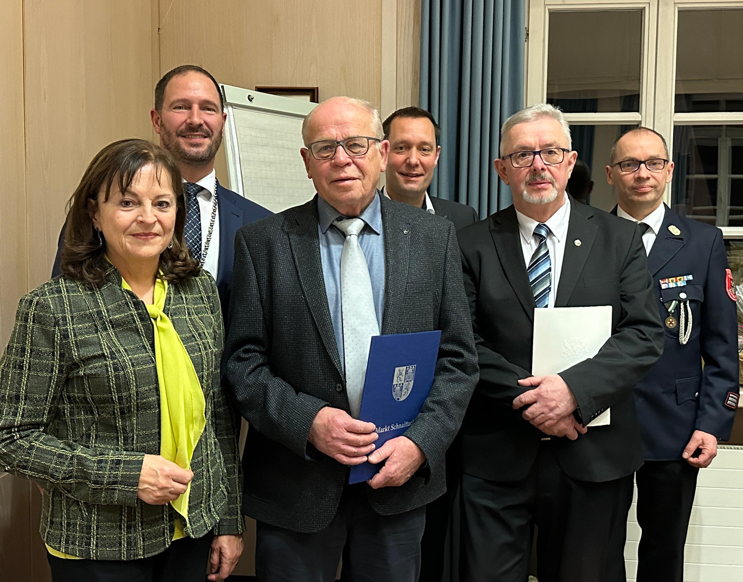 Zwei Verabschiedungen und eine besondere Ehrung in Schnaittach