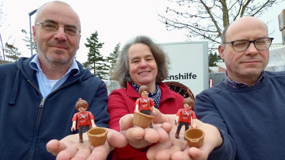 Selten und weltweit nur in Schwabach zu haben: Fränkische Korbmacherin wird zur Playmobil-Figur