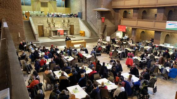 Ort der Begegnung und der günstigen Mahlzeit: Die Nürnberger Vesperkirche erlebt eine neue Auflage