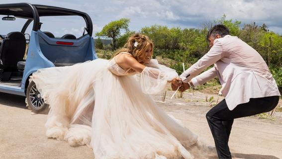 Hochzeit mit Toten: Jennifer Lopez hat Stress in "Shotgun Wedding"