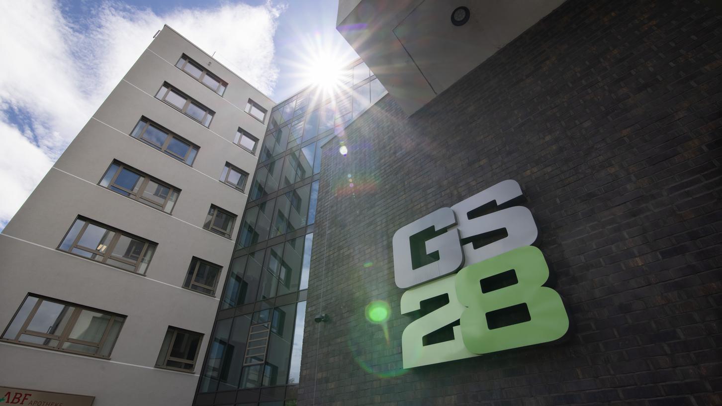 Seit August 2020 ist das Familienunternehmen ABF mit Apotheke, Reinraumlabor, Verwaltung und Lager an der Gebhardtstraße 28 zu finden. Mit dem „GS 28“ wollte man ein innovatives Bürogebäude mit Öko-Anspruch schaffen.