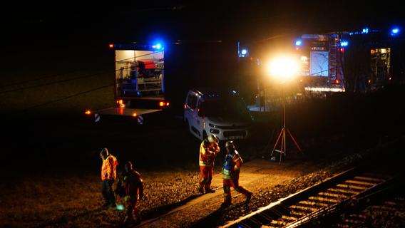 Tragisches Bahnunglück bei Parsberg: Ein Mensch tot, einer verletzt - Was war der Grund?