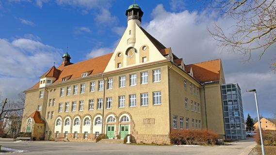 Zentralschule Weißenburg: Der Oberbürgermeister erinnerte an die aufwendige Generalsanierung