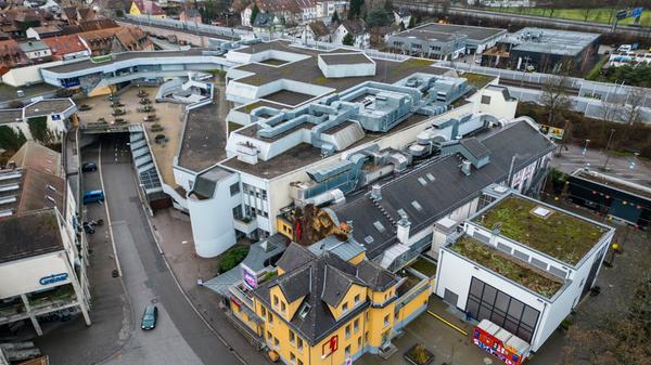 Diesmal im Vordergrund: Das Erlanger Kulturzentrum E-Werk.