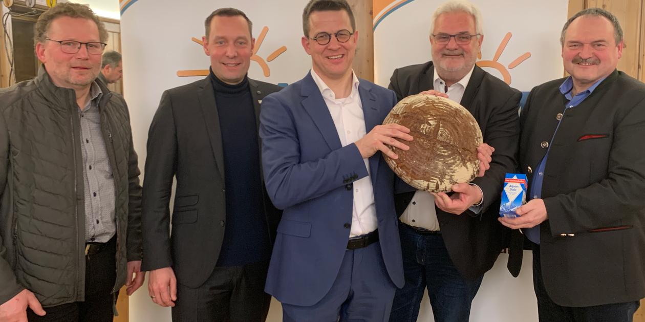 Neuwahl im Frühling: Mit Brot und Salz schicken die Freien Wähler ...